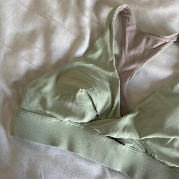 141 🆕💚 Lululemon Sweet Awakenings Bra Arctic Mint - Picture 2 of 9